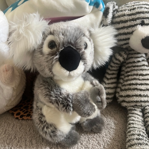 Assorted Plush Toy Collection - Picture 4 of 12